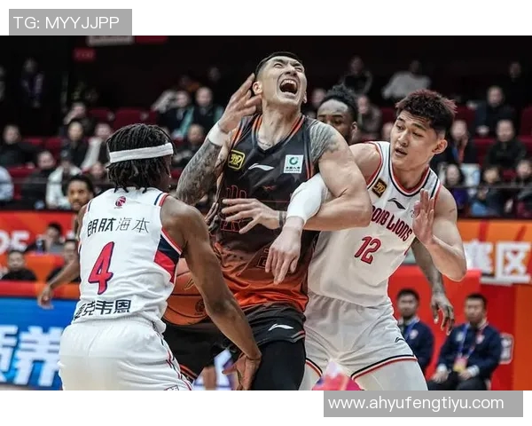 陶汉林的篮球之路:从青涩少年到CBA明星的成长历程与奋斗故事 陶汉林的篮球之路:从青涩少年到CBA明星的成长历程与奋斗故事